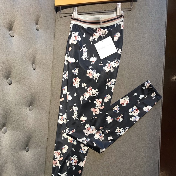 Beyond Yoga - High Waisted Long Legging - Picture 2 of 2